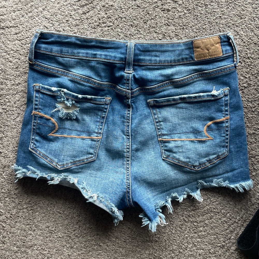 Women’s American Eagle Super-stretch short shorts, distressed 10 - Picture 5 of 5